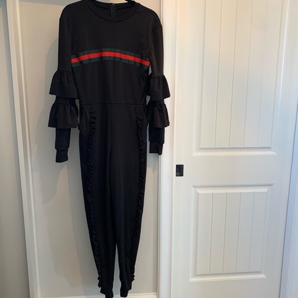 Beautiful jumpsuit - Picture 2 of 8